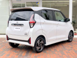 小さく回れて、運転席からの視界が左右に広く隅々まではっきりと見渡せます!クルマの前端も把握しやすく安心ですよ!アラウンドビューモニターで車庫入れや狭い路地なども角が見えて運転しやすいですね!