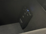 【ETC】装着されています。有料道路の乗り降り時に停車することなくスマートに乗り入れが可能になったり、割引を受けることができる嬉しい装備です。