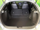 普段のお買い物や通勤、送迎等に十分な荷室スペースを確保しております。セカンドシートを倒すと、大きな荷物の積載も可能です♪