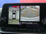 【アラウンドビューモニター】空から見下ろした映像がナビ画面にて確認可能です。駐車もラクラクですよ♪
