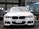BMW在庫保有台数常時100台以上!ご来店の際はBMW本店(厚木市下荻野140-1)にご来店ください!弊社自慢の全天候型ショールーム!BMW在庫保有台数常時100台以上ございます!