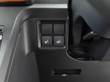 当社では全車、納車前にサービス工場で12ヶ月点検相当の整備を実施しております。そこで確認された不具合箇所は修理しておりますのでご安心下さい。