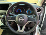 取り回しがしやすいハンドルデザインで、手にしっかり馴染みとても運転しやすいハンドルです!