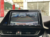 バックガイドモニターで、後方を確認しながら安心して駐車することができます。運転初心者も熟練者も必須の機能ですよ!