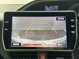 【バックモニター】後ろのカメラの映像をモニターに映し出すことができます!後方の見えない死角や、障害物との距離感をしっかり確認することができます!駐車が苦手な方におすすめです。