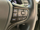 オーディオや運転支援機能などを手元で操作できるステアリングスイッチ。操作時の視線移動が少なく、安全にも貢献します。