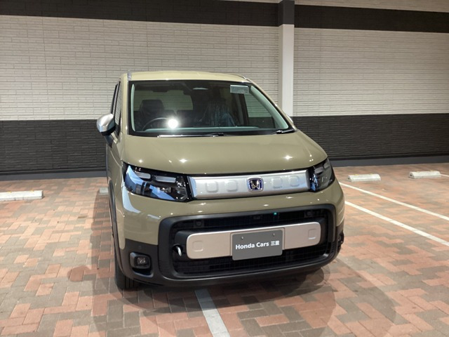フリード 1.5 e:HEV クロスター 4WD 