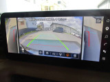 スイッチ操作により、「トップビュー」「フロントビュー」「サイドブラインドビュー」を切り替えが可能です。