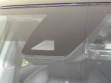 【トヨタセーフティセンス】走行中に前方の車両等を認識し、衝突しそうな時は警報とブレーキで衝突回避と被害軽減をアシスト。より安全にドライブをお楽しみいただけます。