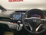運転席周辺のスマートなレイアウトが、操作のしやすさを実現。快適なドライブをサポートします。