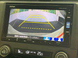 【バックカメラ】駐車時に後方がリアルタイム映像で確認できます。大型商業施設や立体駐車場での駐車時や、夜間のバック時に大活躍!運転スキルに関わらず、今や必須となった装備のひとつです!