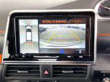 【パノラミックビューモニター】専用のカメラにより、上から見下ろしたような視点で360度クルマの周囲を確認することができます☆死角部分も確認しやすく、狭い場所での切り返しや駐車もスムーズに行えます。
