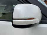 オシャレさと視認性を兼ね備えたLEDミラーウインカー♪