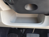 運転席周辺の収納も充実したドライバーズロアポケット。細かな使い勝手にも配慮されています。