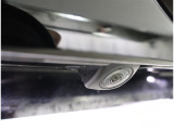 バックモニター付なので後退時に後方が見えるので安心。 車は構造上、死角がたくさんなので万が一を考えると必須ですね。 あくまで補助の為の装備、バックは目視で確認する事が重要ですよ。