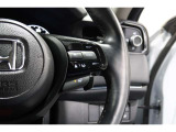 Hondaセンシングの機能のひとつ、アダプティブクルーズコントロール付!アクセルから足を離しても設定したスピードと前車との車間を保ち走行してくれます!車線維持もアシスト☆高速道路で疲労軽減ですね☆