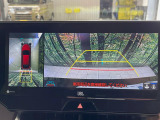 【パノラミックビューモニター】専用のカメラにより、上から見下ろしたような視点で360度クルマの周囲を確認することができます☆死角部分も確認しやすく、狭い場所での切り返しや駐車もスムーズに行えます。