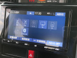 【ナビゲーション】目的地までしっかり案内してくれる使いやすいナビ。Bluetooth接続すればお持ちのスマホやMP3プレイヤーの音楽を再生可能!毎日の運転がさらに楽しくなります!!