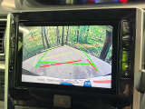 【バックカメラ】駐車時に後方がリアルタイム映像で確認できます。大型商業施設や立体駐車場での駐車時や、夜間のバック時に大活躍!運転スキルに関わらず、今や必須となった装備のひとつです!