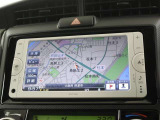 純正ナビを装備。タッチパネル式で使いやすく、お出かけもラクラクです。