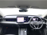 センターに大型ディスプレイを設置した新世代のインストゥルメントパネルは情報量も多く、高い操作性で長距離、長時間の運転によるストレスを軽減します。