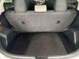 トランク収納スペースをご確認ください。荷物の積み下ろしがしやすい広さを確保しており、日常使いからレジャーまで幅広く活用できます。