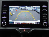 バックカメラ装備しております。駐車時に大変役に立ちますよ。駐車が苦手な方にも便利機能です。