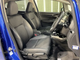 乗降がしやすい運転席。高さが調節できて小柄な方でも運転しやすいポジションをとることができます。