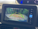 【バックカメラ】駐車時に後方がリアルタイム映像で確認できます。大型商業施設や立体駐車場での駐車時や、夜間のバック時に大活躍!運転スキルに関わらず、今や必須となった装備のひとつです!
