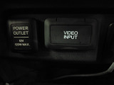 12V電源ソケットを設置しております。周辺機器の充電にご利用頂けます。