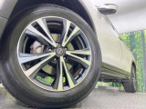 【純正アルミホイール】外観にマッチした純正アルミホイールを装着しております。各種社外アルミホイールや、スタッドレスタイヤも取扱いしております。是非ご相談ください♪