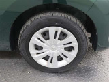 165/65R14サイズのタイヤになります。