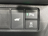 【パワーバックドア】スマートキーや運転席のボタンを押すだけでリアゲートが自動で開閉します!荷物を持っている時や、高い位置にあるバックドアを閉める際に便利な機能です♪