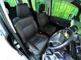 運転席シート廻りは使用感も少なく、良好な状態となっています。丁寧に使われていたことがよくわかりますね。