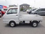 内外装およびエンジンル-ムなど専用クリ-ニング致します。車両クリ-ニングのプロが施工致しますので!高品質な1台に蘇りますよ♪(全在庫無料施工)