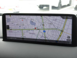 マツダコネクトの10.25インチワイドセンターディスプレイです。『Android Auto』『Apple CarPlay』や独自のコネクテッドサービスに対応したインターフェイスシステムです。