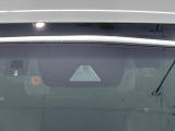 【トヨタセーフティセンス】走行中に前方の車両等を認識し、衝突しそうな時は警報とブレーキで衝突回避と被害軽減をアシスト。より安全にドライブをお楽しみいただけます。