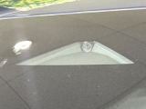 【スマートブレーキサポート】走行中に前方の車両等を認識し、衝突しそうな時は警報とブレーキで衝突回避と被害軽減をアシスト。より安全にドライブをお楽しみいただけます。