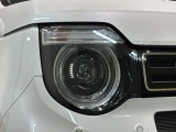 LEDヘッドライトは、点灯の瞬間から最大光量を発揮し、突然暗くなるトンネルなどでの安定感を高めます。