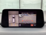 狭い場所での駐車やすれ違いなどでより的確な運転操作に役立つ360&deg;ビューモニターが装備されています。
