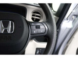 Hondaセンシングの機能のひとつ、アダプティブクルーズコントロール付!アクセルから足を離しても設定したスピードと前車との車間を保ち走行してくれます!車線維持もアシスト☆高速道路で疲労軽減ですね☆