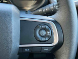 全車速追従機能付きアダプティブクルーズコントロールの操作スイッチです。遠出のお出かけで使用する高速道路の運転が楽になって疲労軽減につながる大変便利な機能です!