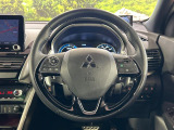 【純正革巻きステアリング】上質な革を使用することで、手にしっかり馴染みとても運転しやすいハンドルです♪