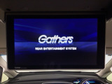 【後席用プルダウンモニター】後ろに乗車している人を飽きさせません♪ テレビやDVDビデオを見ながら楽しいドライブを♪使わない時は格納できますので、ジャマになる事もありません♪
