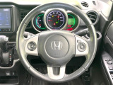 【純正革巻きステアリング】上質な革を使用することで、手にしっかり馴染みとても運転しやすいハンドルです♪