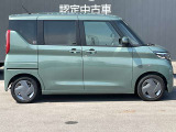 後席スライドドアはリモコンキーやドアの下に足を差し入れるだけでも開閉可能ですよ。