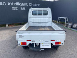 三方開します.写真は後ろ側を閉じた所になります。傷がついても大丈夫なように、ゲートプロテクターが