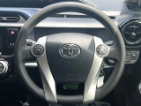 インテリアに合わせたデザインのステアリングは、運転される方のことも考え、運転しやすい形状、大きさです。是非一度、実際に触ってお確かめください。