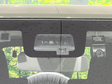 【スズキ セーフティサポート】走行中に前方の車両等を認識し、衝突しそうな時は警報とブレーキで衝突回避と被害軽減をアシスト。より安全にドライブをお楽しみいただけます。