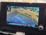 【バックカメラ】駐車時に後方がリアルタイム映像で確認できます。大型商業施設や立体駐車場での駐車時や、夜間のバック時に大活躍!